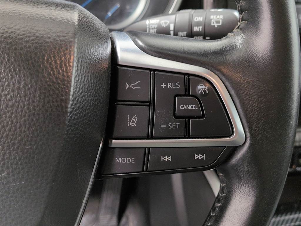 Thumbnail: 2020 Toyota Highlander - 32