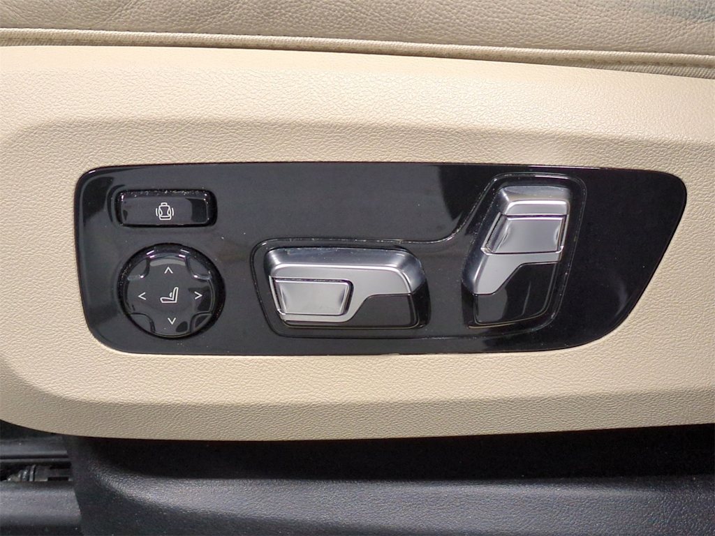 Thumbnail: 2021 BMW X5 - 25