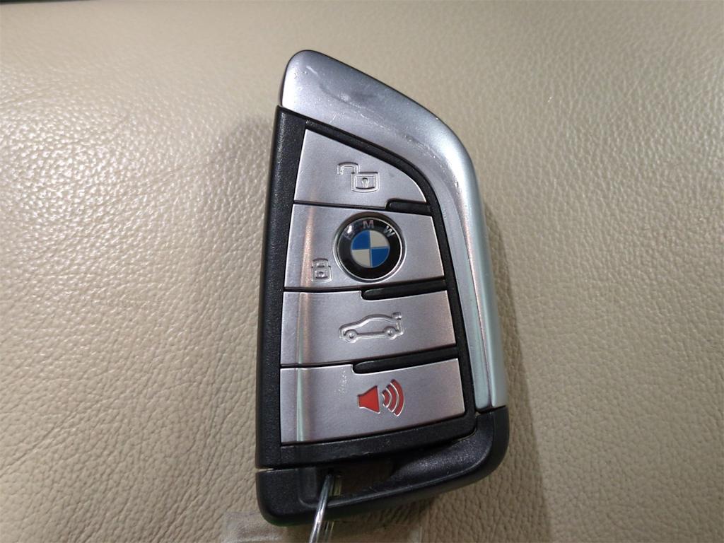 Thumbnail: 2021 BMW X5 - 17