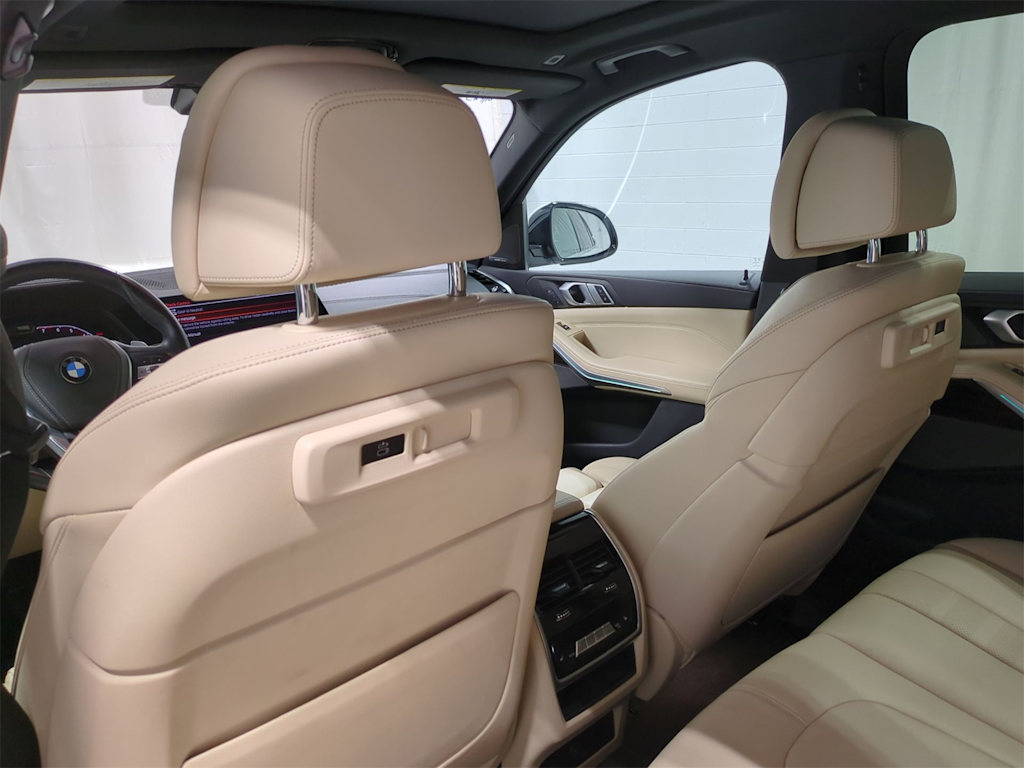 Thumbnail: 2021 BMW X5 - 11