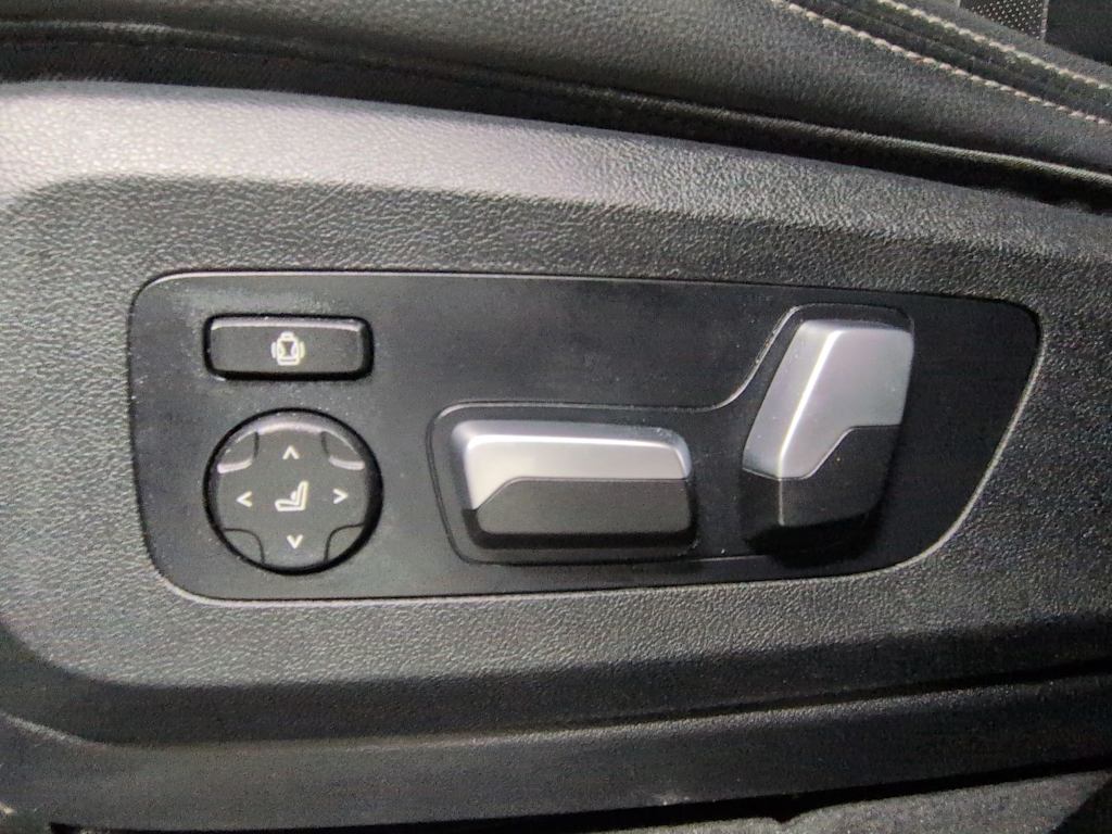 Thumbnail: 2021 BMW X5 - 28