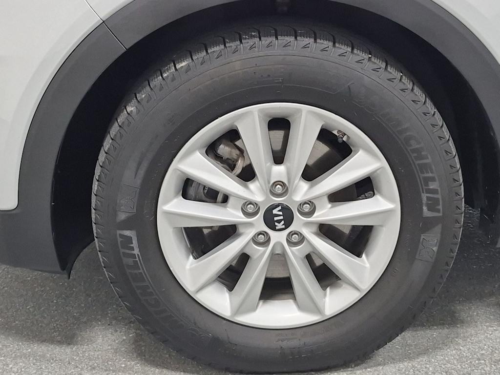 Thumbnail: 2019 Kia Sorento - 8