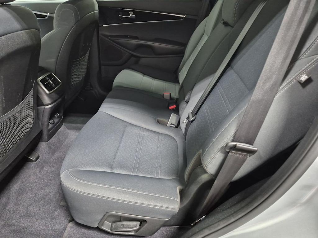Thumbnail: 2019 Kia Sorento - 25