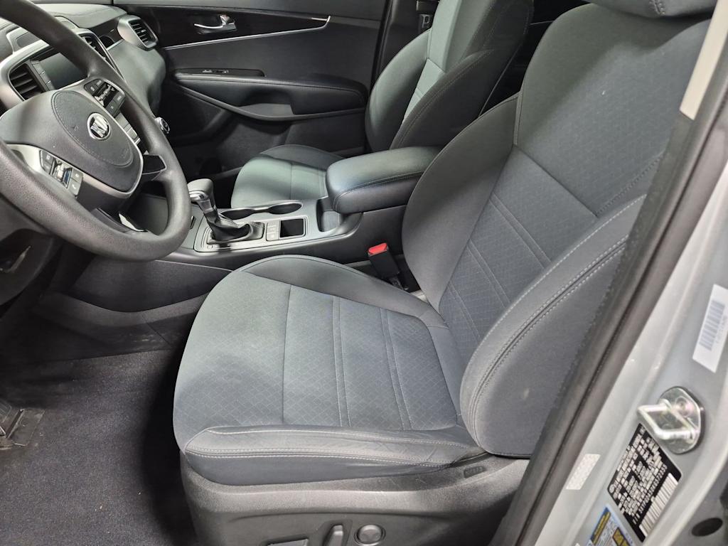 Thumbnail: 2019 Kia Sorento - 11
