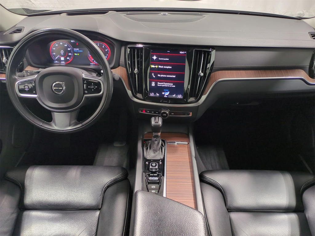 Thumbnail: 2019 Volvo S60 - 10