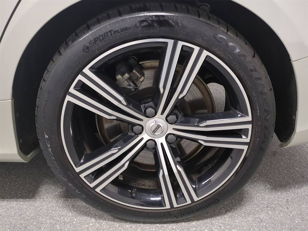 Thumbnail: 2019 Volvo S60 - 8