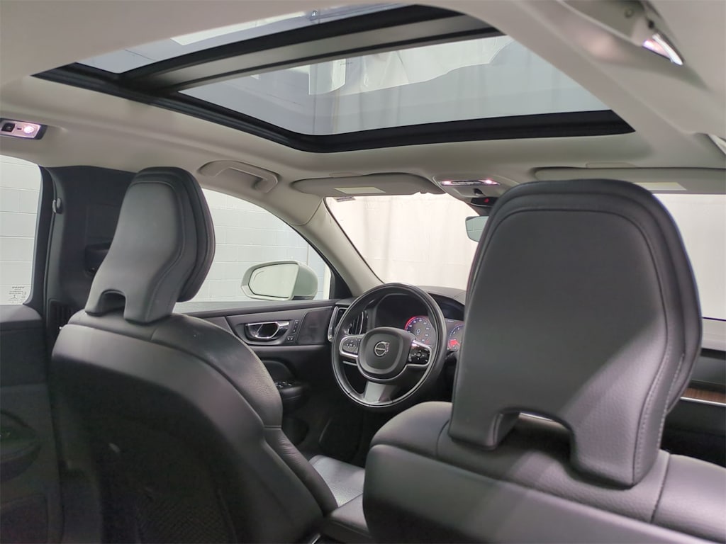 Thumbnail: 2019 Volvo S60 - 31