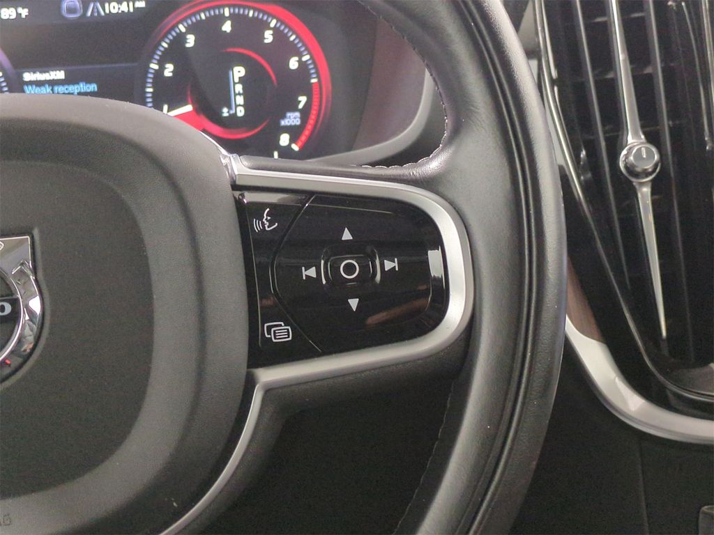 Thumbnail: 2019 Volvo S60 - 33