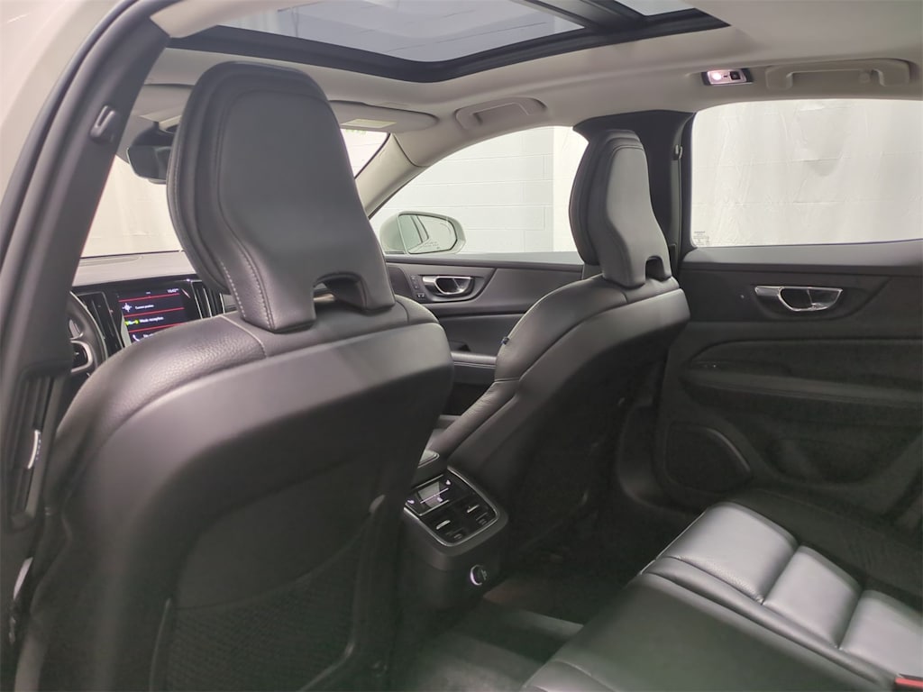 Thumbnail: 2019 Volvo S60 - 13