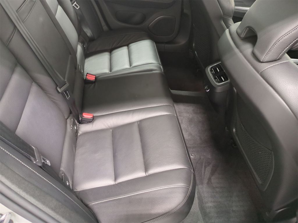 Thumbnail: 2019 Volvo S60 - 30