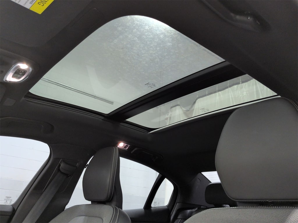 Thumbnail: 2022 Volvo S60 - 27