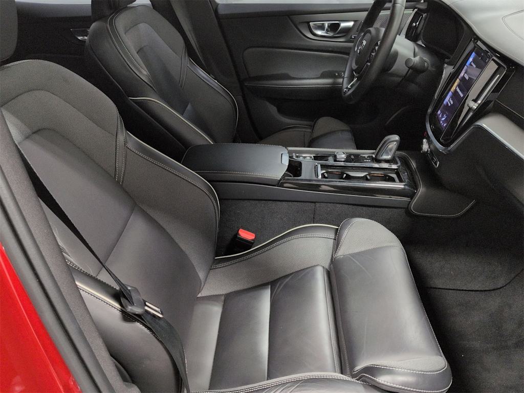 Thumbnail: 2022 Volvo S60 - 12