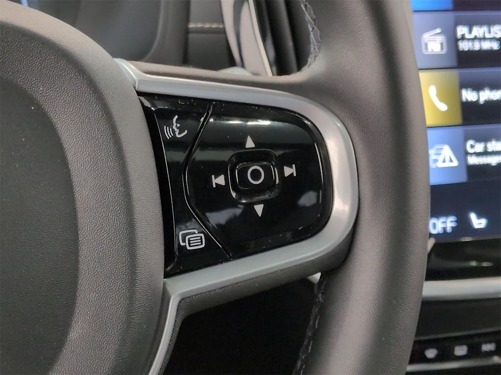 Thumbnail: 2022 Volvo S60 - 32