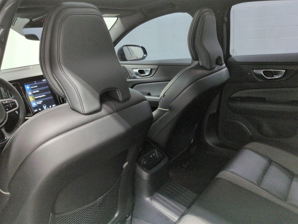 Thumbnail: 2022 Volvo S60 - 13