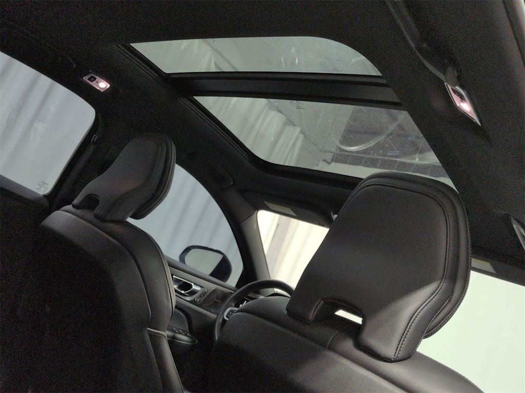 Thumbnail: 2022 Volvo S60 - 30