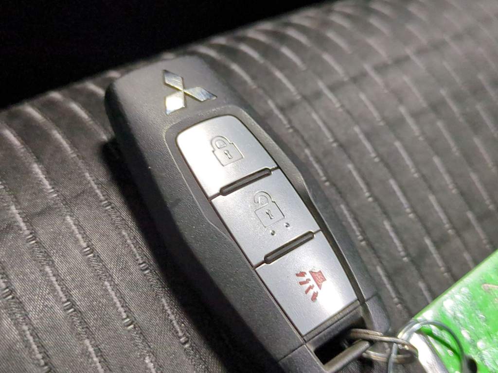 Thumbnail: 2020 Mitsubishi Outlander - 18