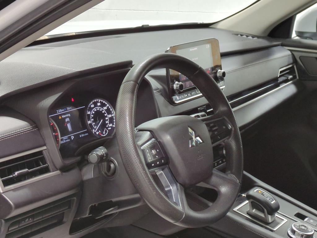 Thumbnail: 2020 Mitsubishi Outlander - 2