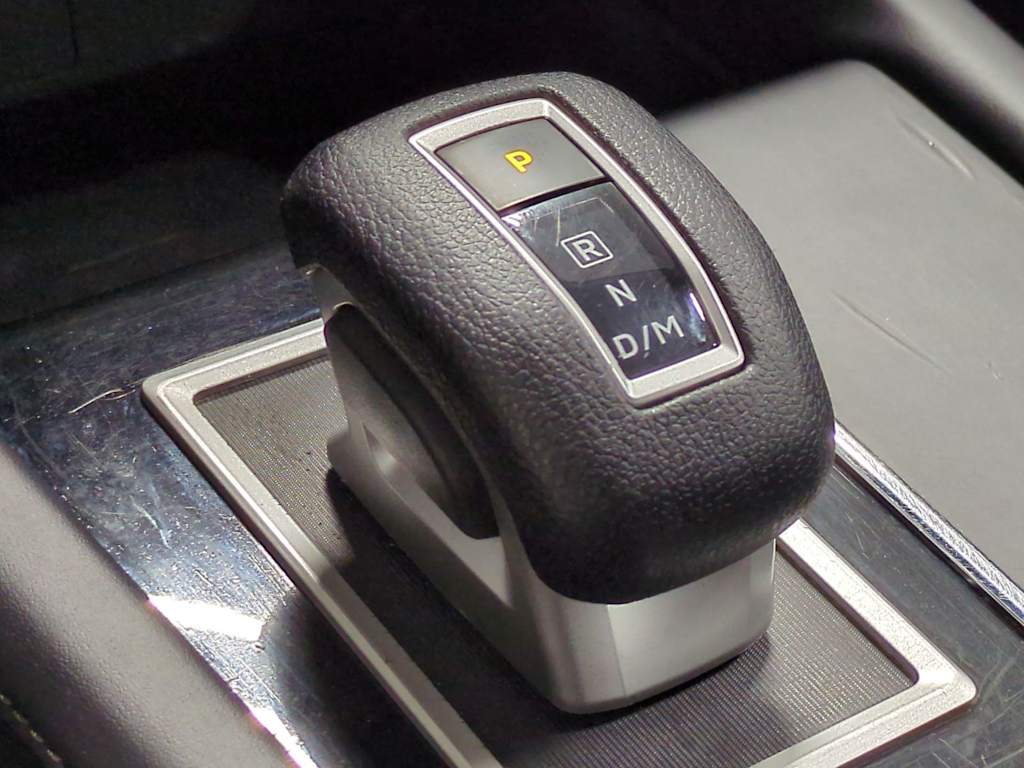 Thumbnail: 2020 Mitsubishi Outlander - 16