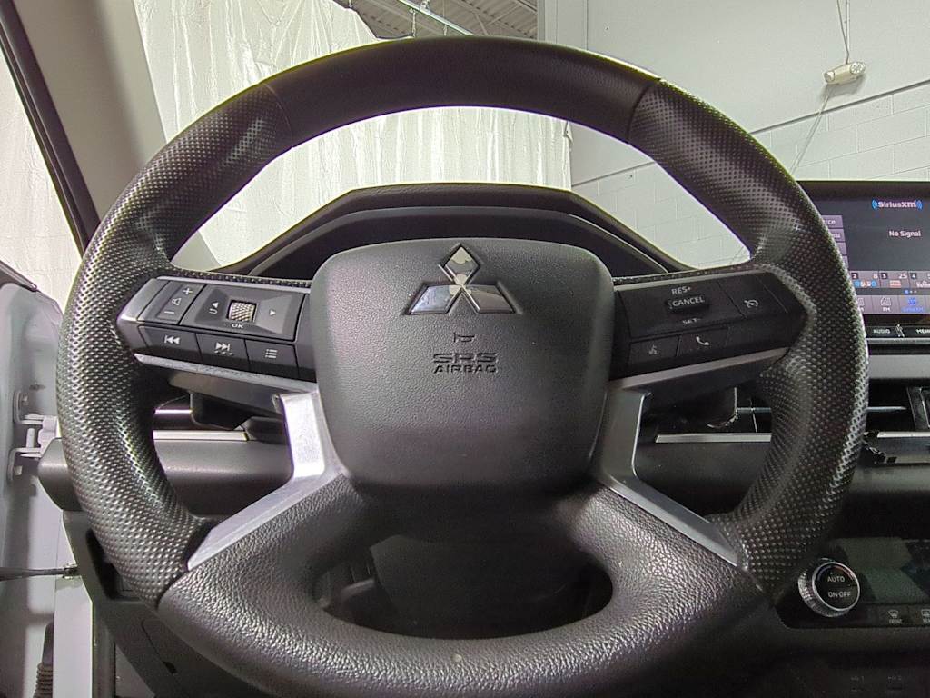 Thumbnail: 2020 Mitsubishi Outlander - 14