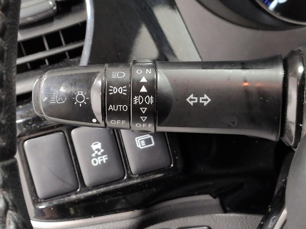 Thumbnail: 2020 Mitsubishi Outlander - 15