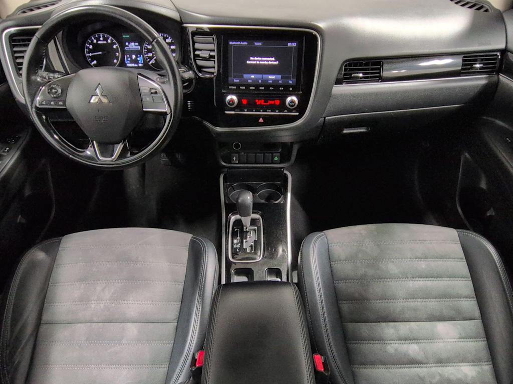 Thumbnail: 2020 Mitsubishi Outlander - 10