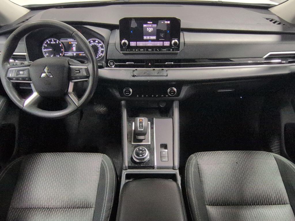 Thumbnail: 2022 Mitsubishi Outlander - 9