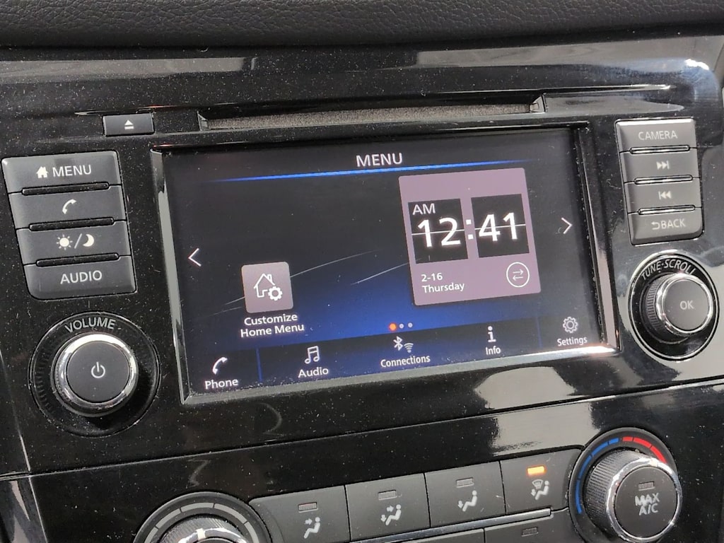 Thumbnail: 2020 Nissan Rogue Sport - 15