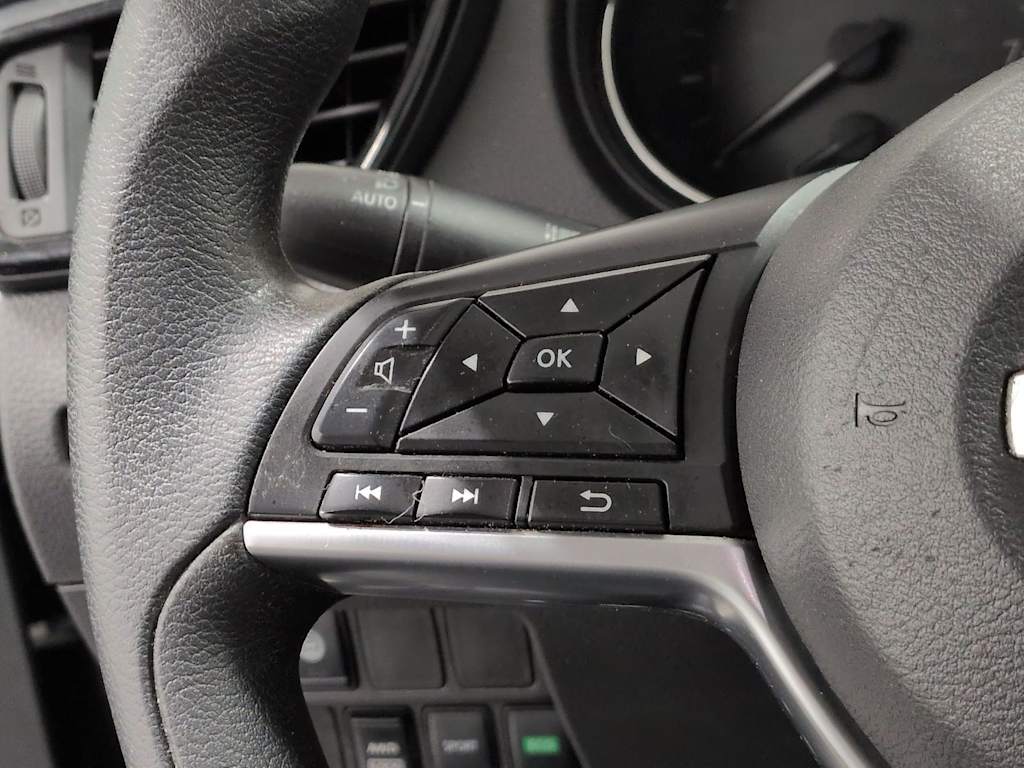 Thumbnail: 2020 Nissan Rogue Sport - 29