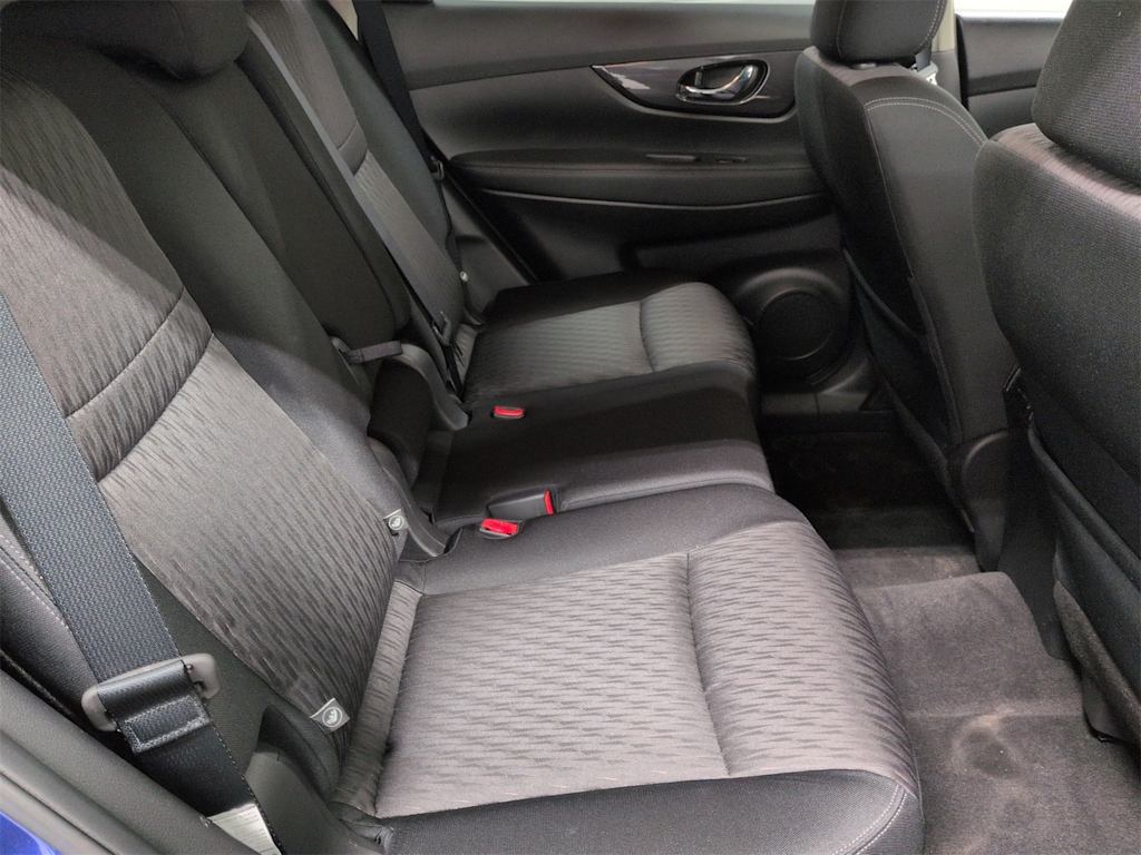 Thumbnail: 2018 Nissan Rogue - 30