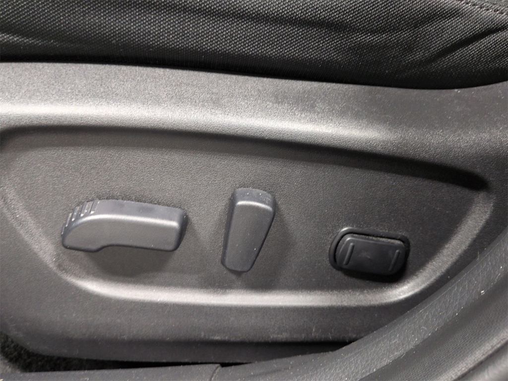 Thumbnail: 2018 Nissan Rogue - 27