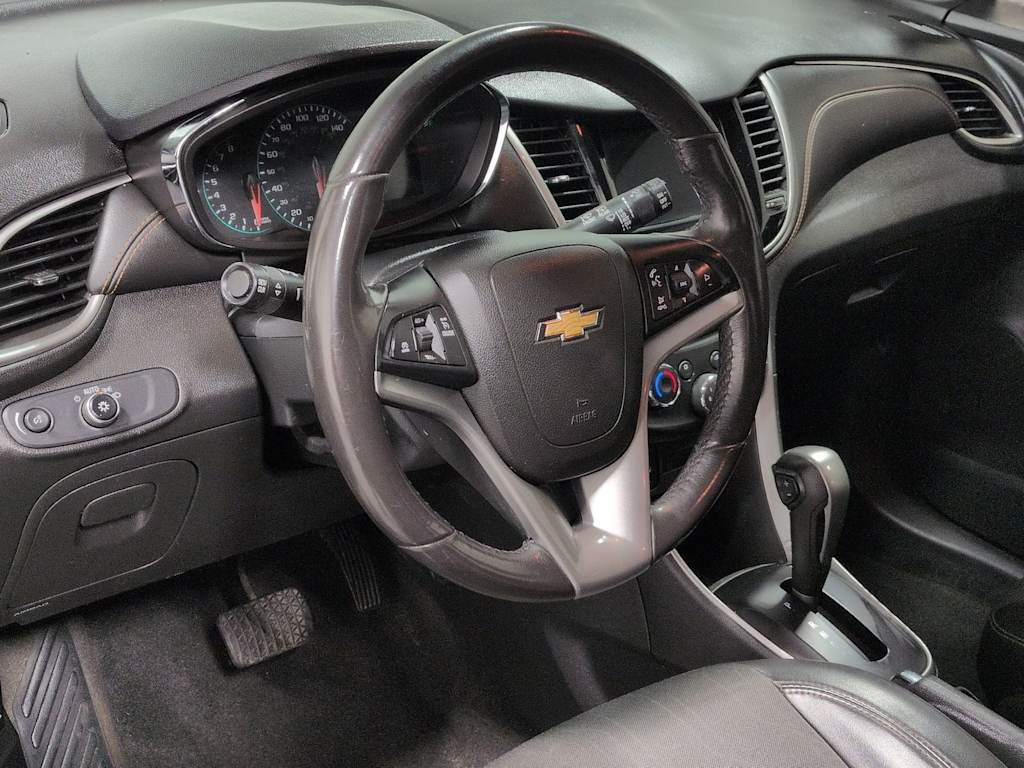 Thumbnail: 2019 Chevrolet Trax - 2