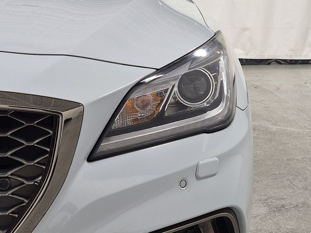 Thumbnail: 2019 Genesis G80 - 24