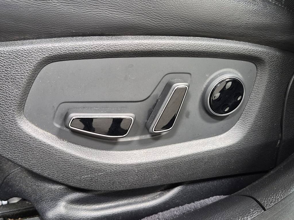 Thumbnail: 2019 Genesis G80 - 26