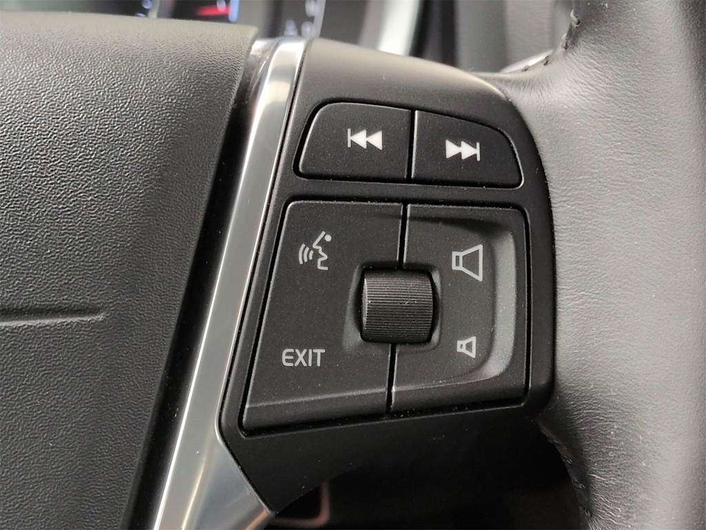 Thumbnail: 2016 Volvo S60 - 33