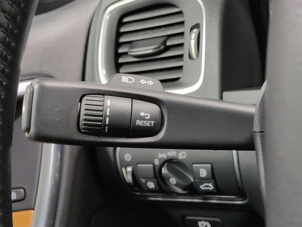 Thumbnail: 2016 Volvo S60 - 35