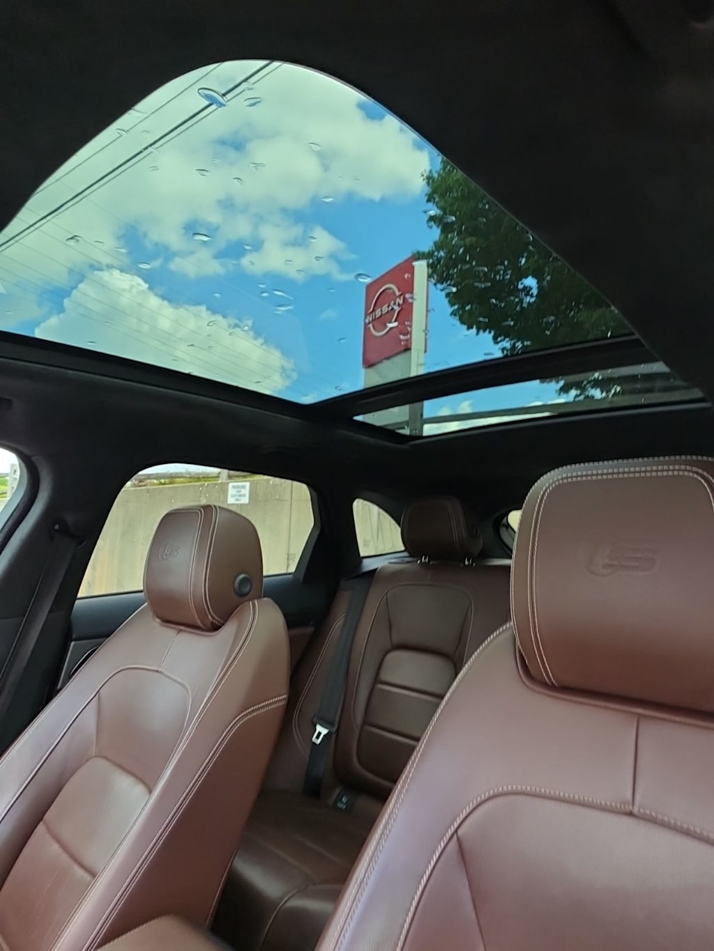 Thumbnail: 2017 Jaguar F-Pace - 14