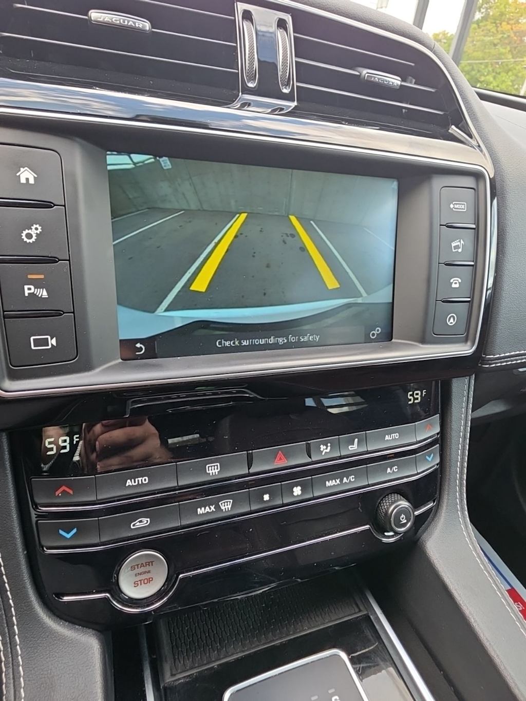 Thumbnail: 2017 Jaguar F-Pace - 16