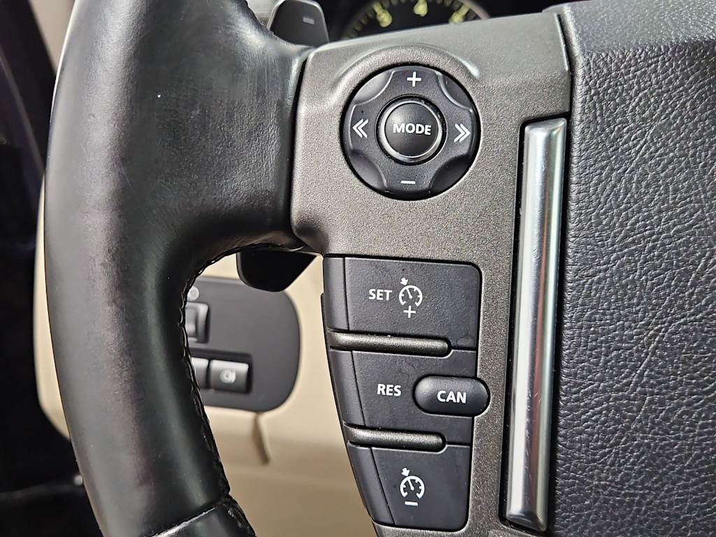 Thumbnail: 2016 Land Rover LR4 - 29