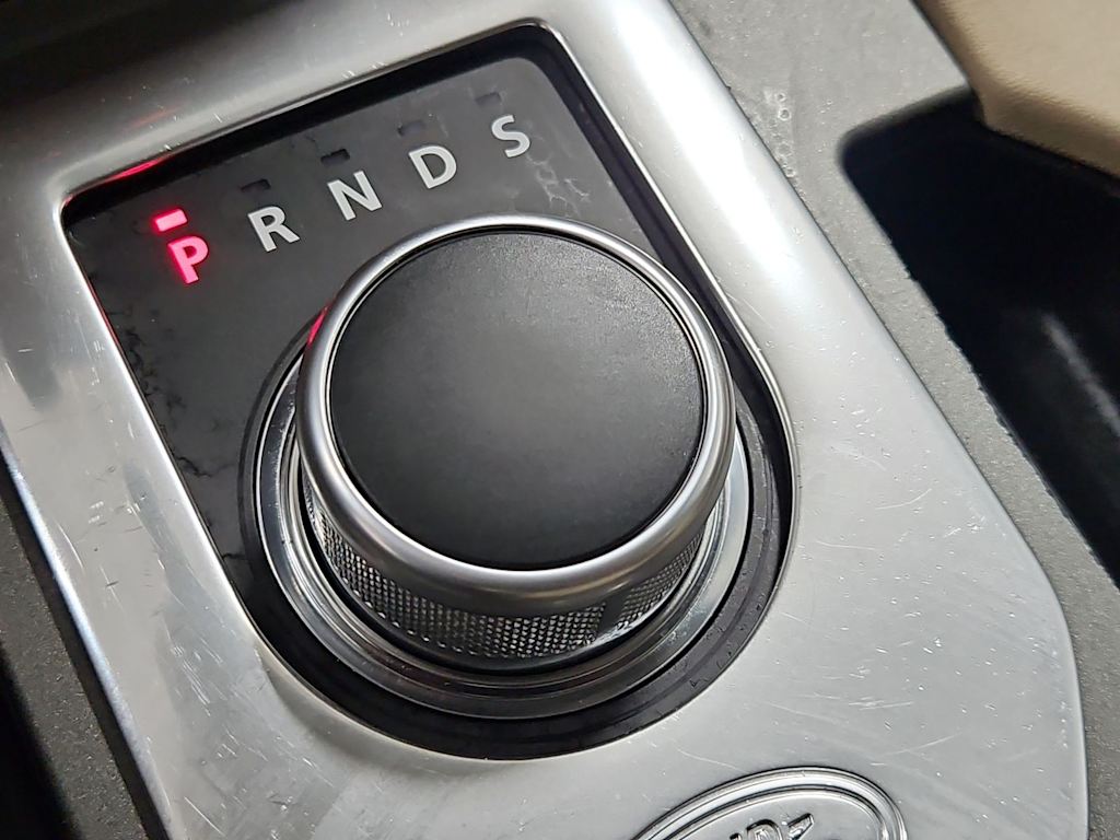 Thumbnail: 2016 Land Rover LR4 - 34