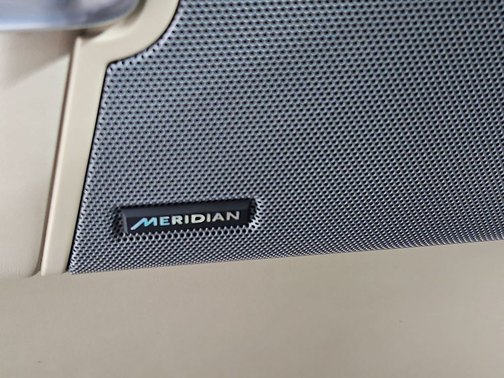 Thumbnail: 2016 Land Rover LR4 - 33