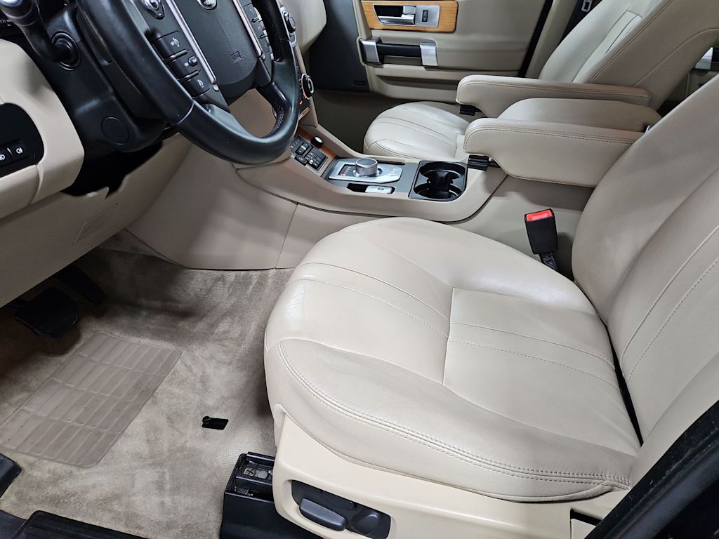 Thumbnail: 2016 Land Rover LR4 - 11