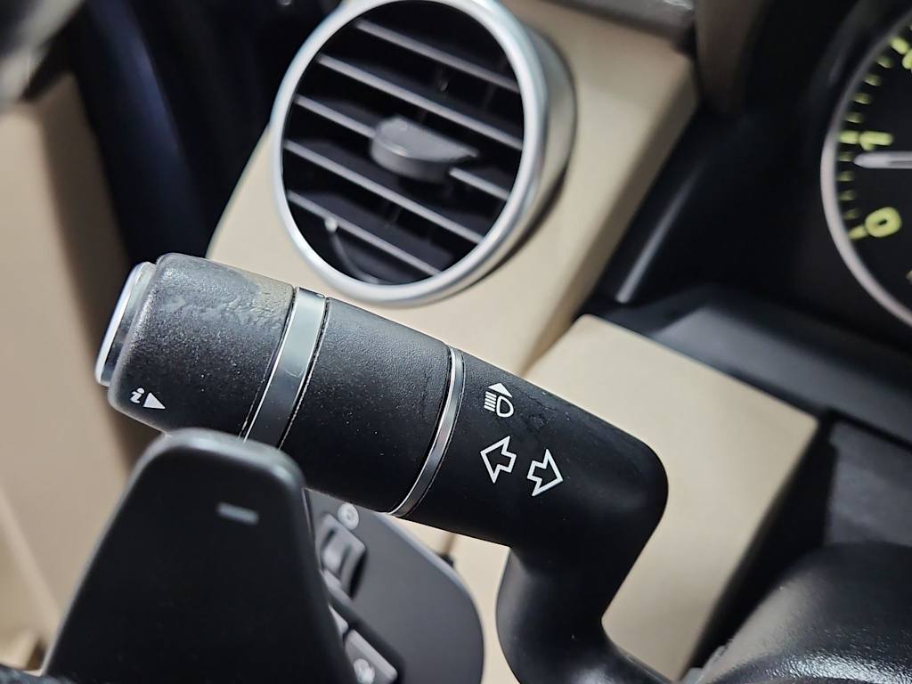 Thumbnail: 2016 Land Rover LR4 - 31