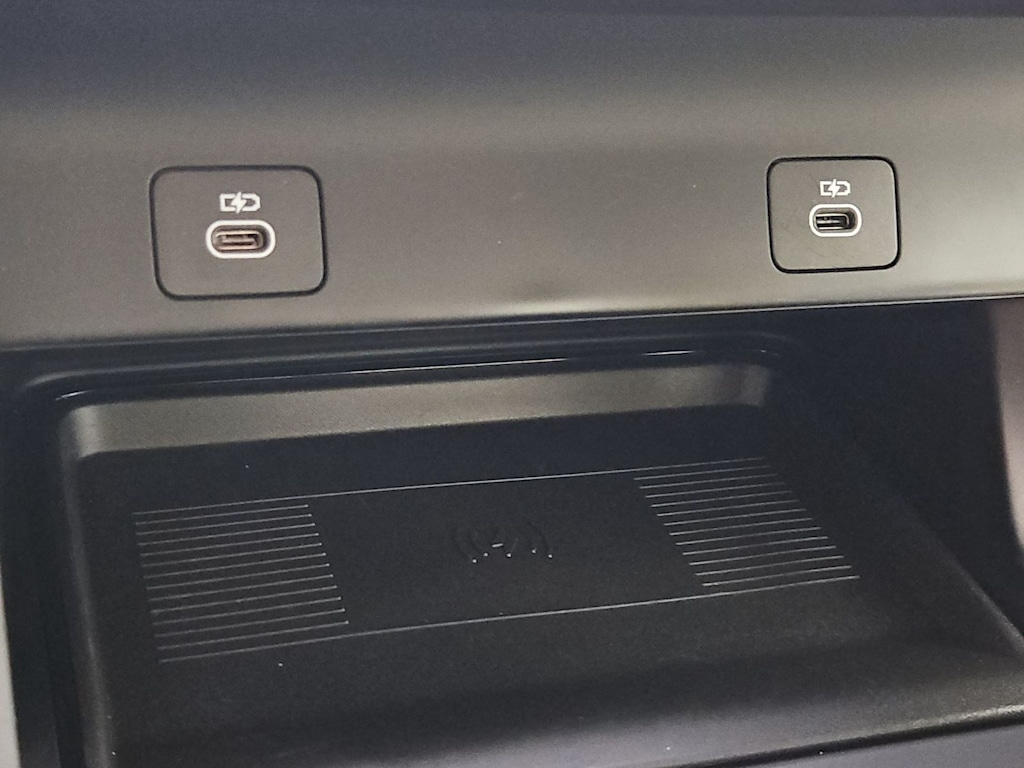 Thumbnail: 2025 Land Rover Discovery Sport - 34