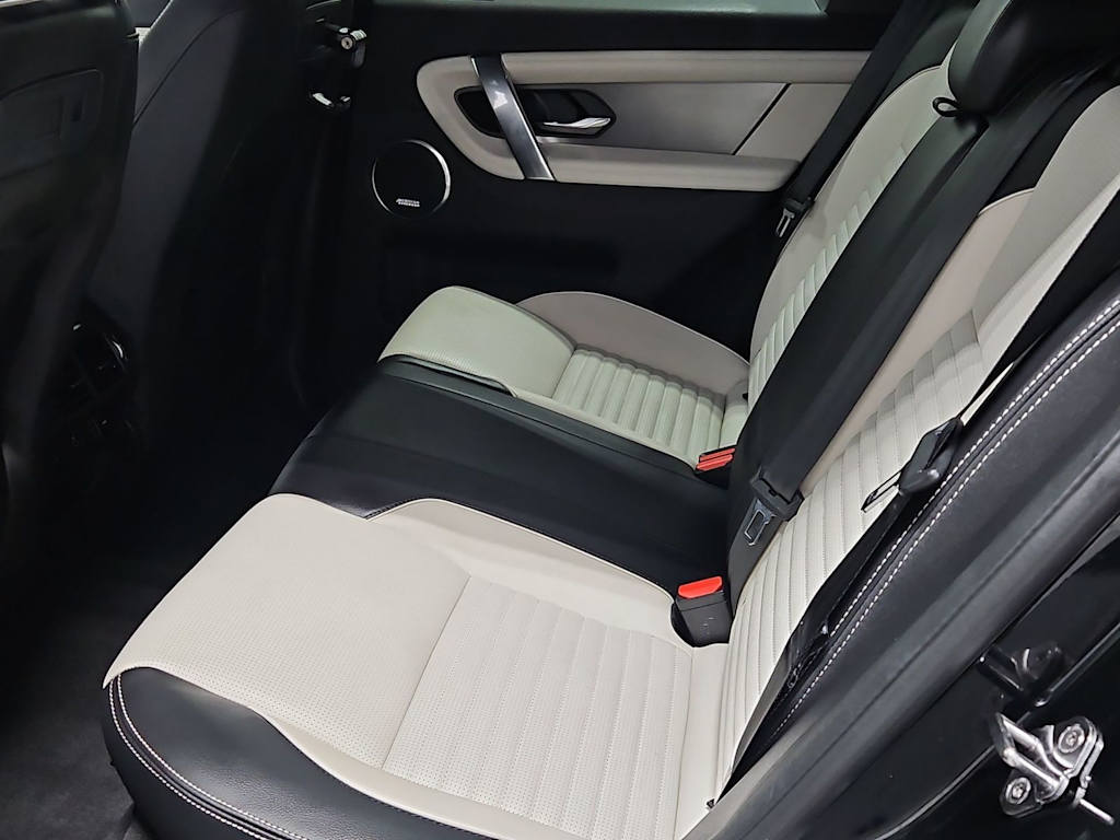 Thumbnail: 2025 Land Rover Discovery Sport - 13