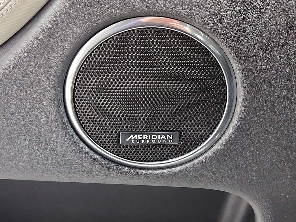 Thumbnail: 2025 Land Rover Discovery Sport - 33