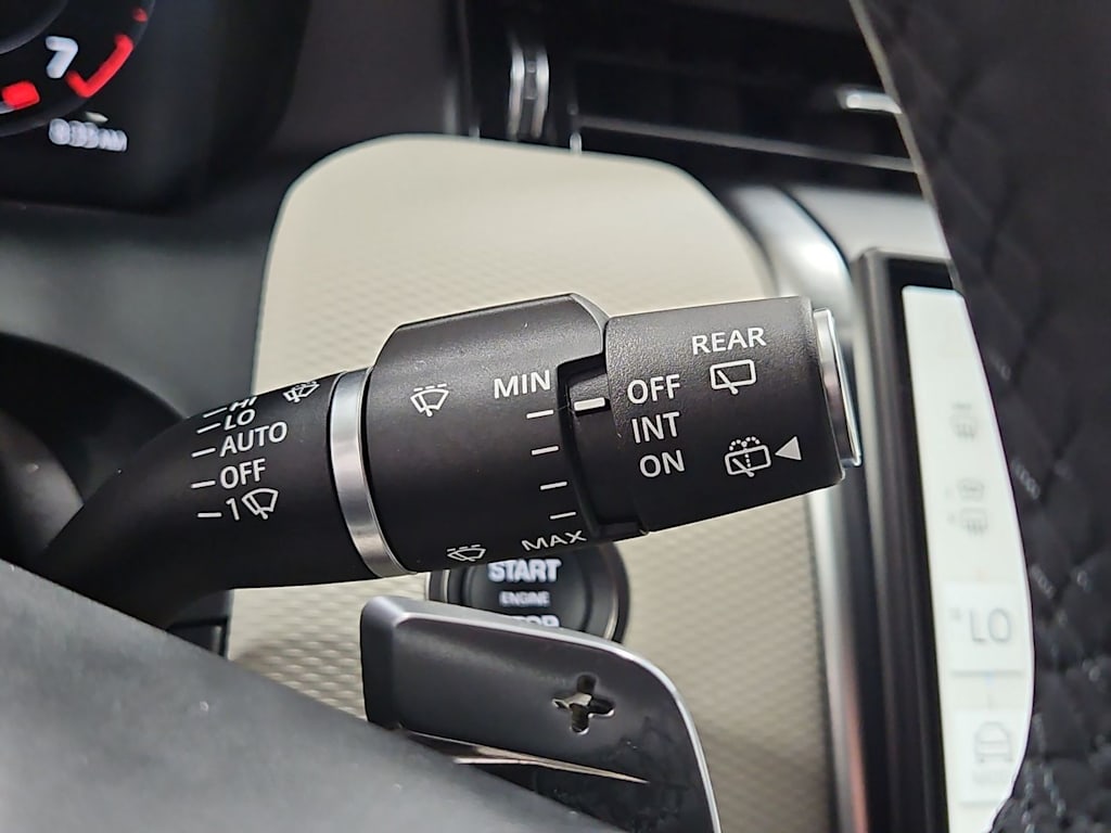 Thumbnail: 2025 Land Rover Discovery Sport - 16