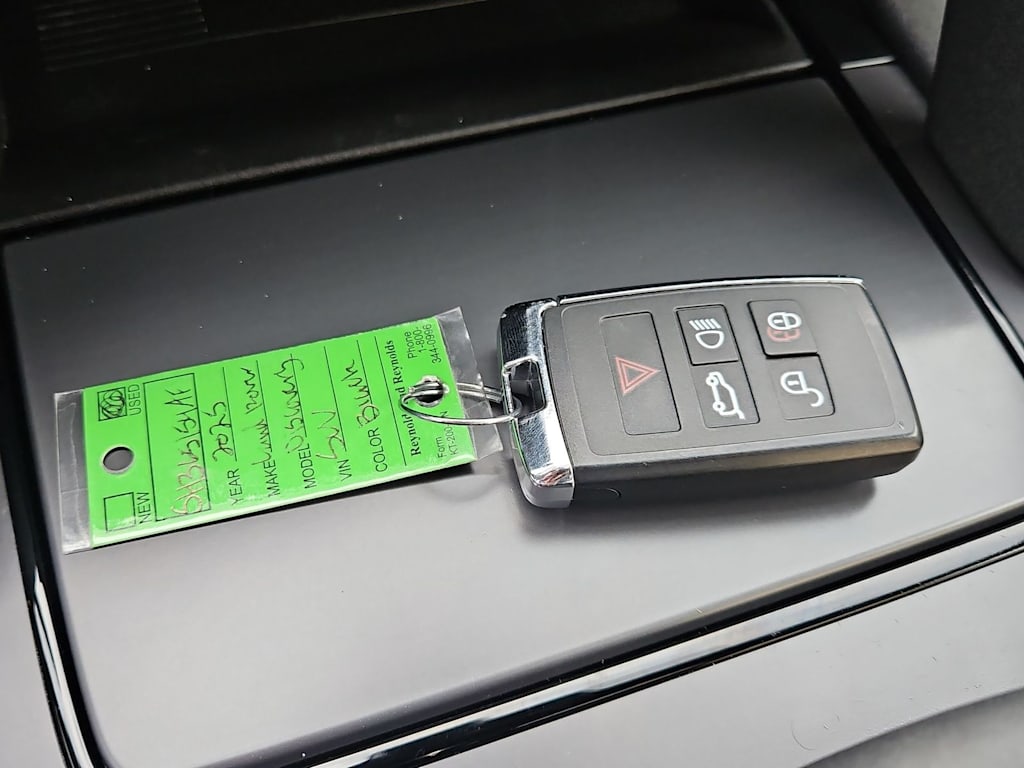 Thumbnail: 2025 Land Rover Discovery Sport - 18