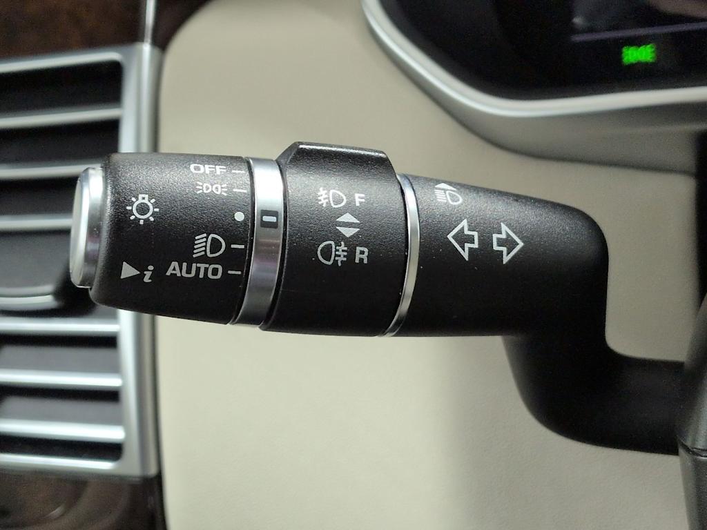 Thumbnail: 2021 Land Rover Range Rover - 34