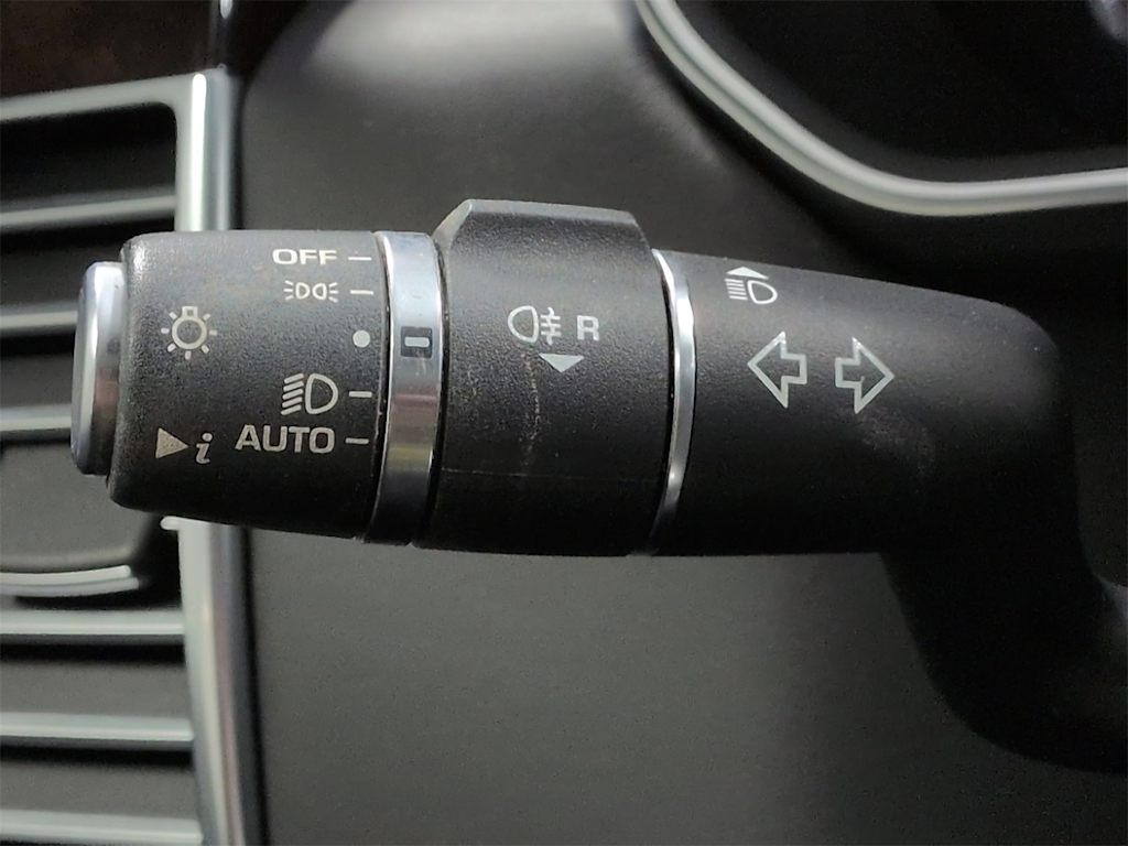 Thumbnail: 2020 Land Rover Range Rover - 13