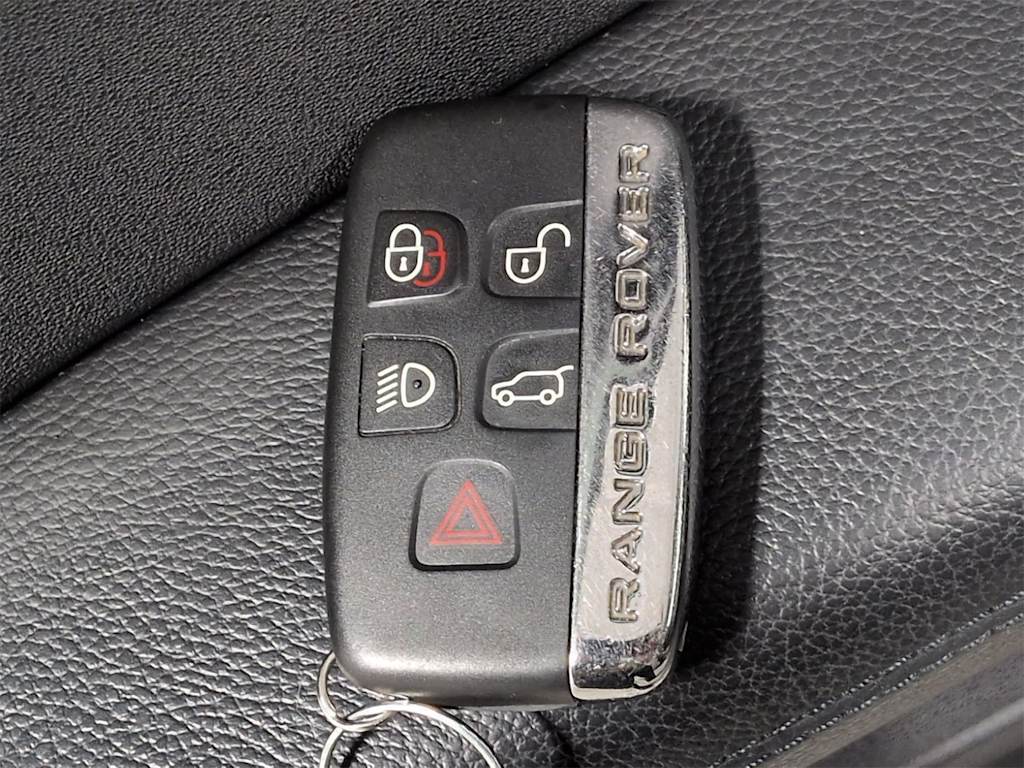 Thumbnail: 2017 Land Rover Range Rover Evoque - 19